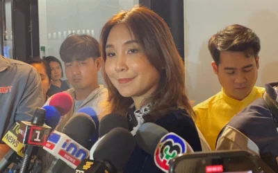 “ก้าวไกล” รอเคาะ ซักฟอก บี้ “คลัง” ทำ “คนละครึ่ง” ไม่ต้องรอ “ดิจิทัลวอลเล็ต”